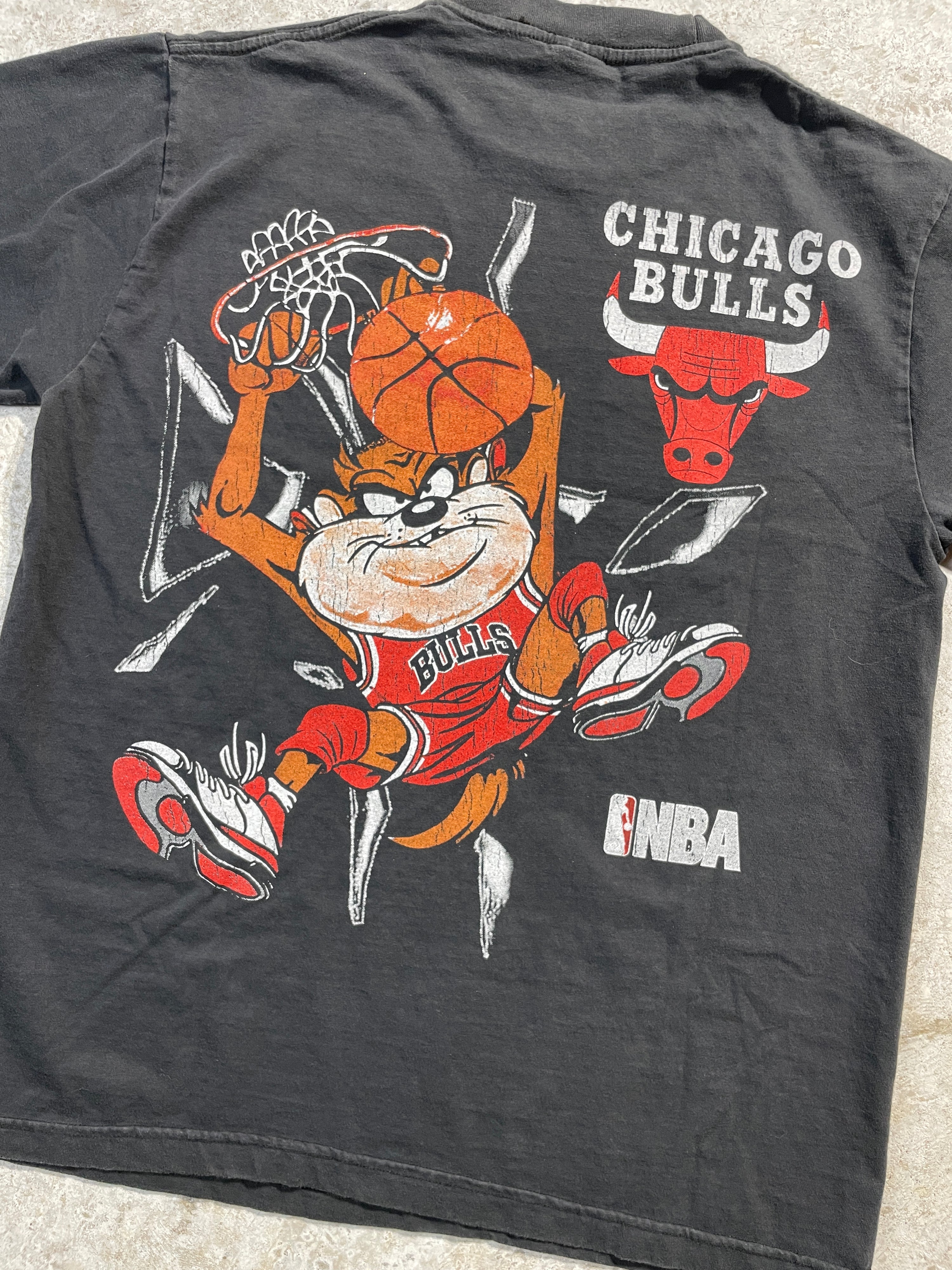 90s Tasmanian Cartoon x Chicago Bulls NBA Tee (Large)
