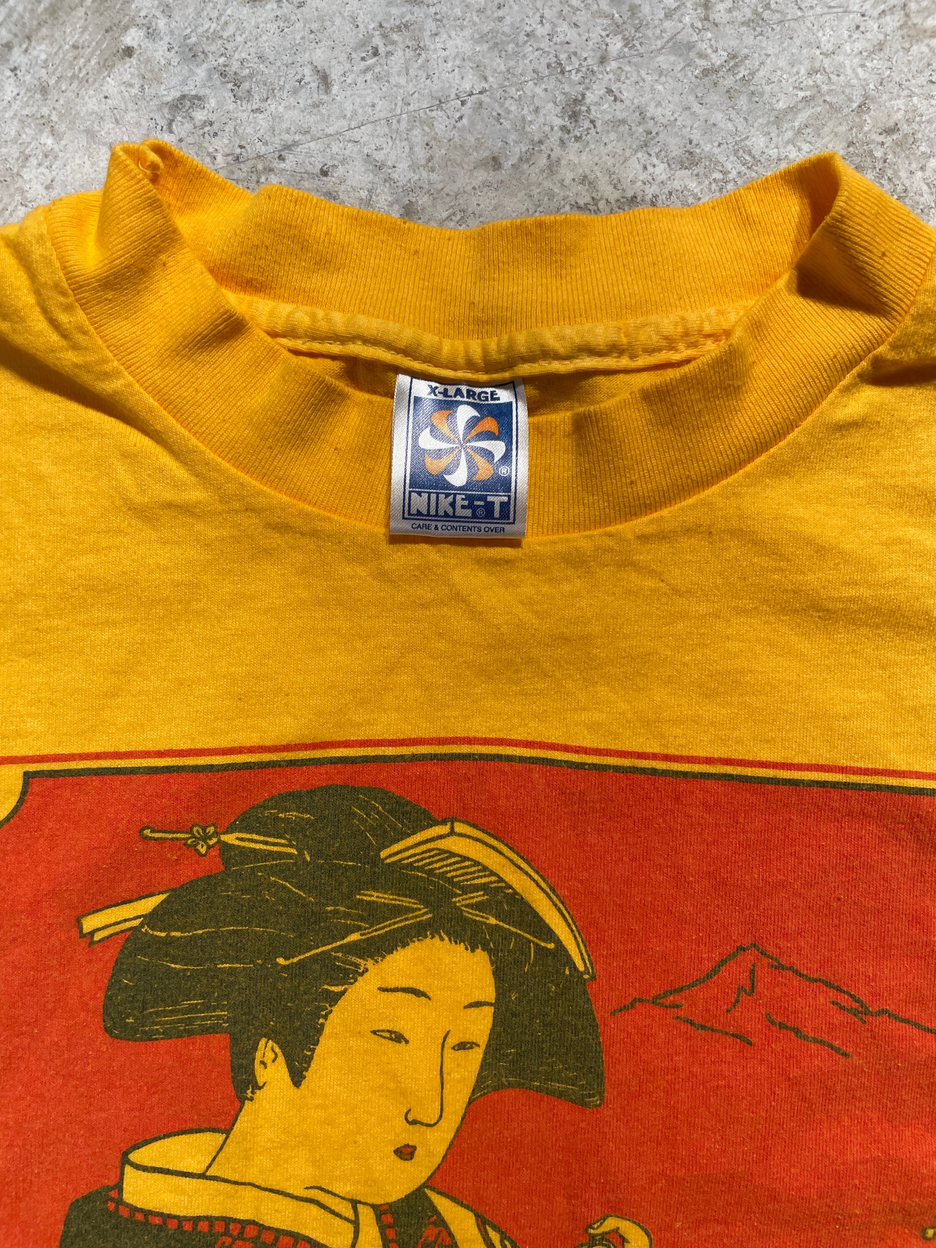Vintage Nike Japanese Geisha Cascade Run Off Tee (X-Large)