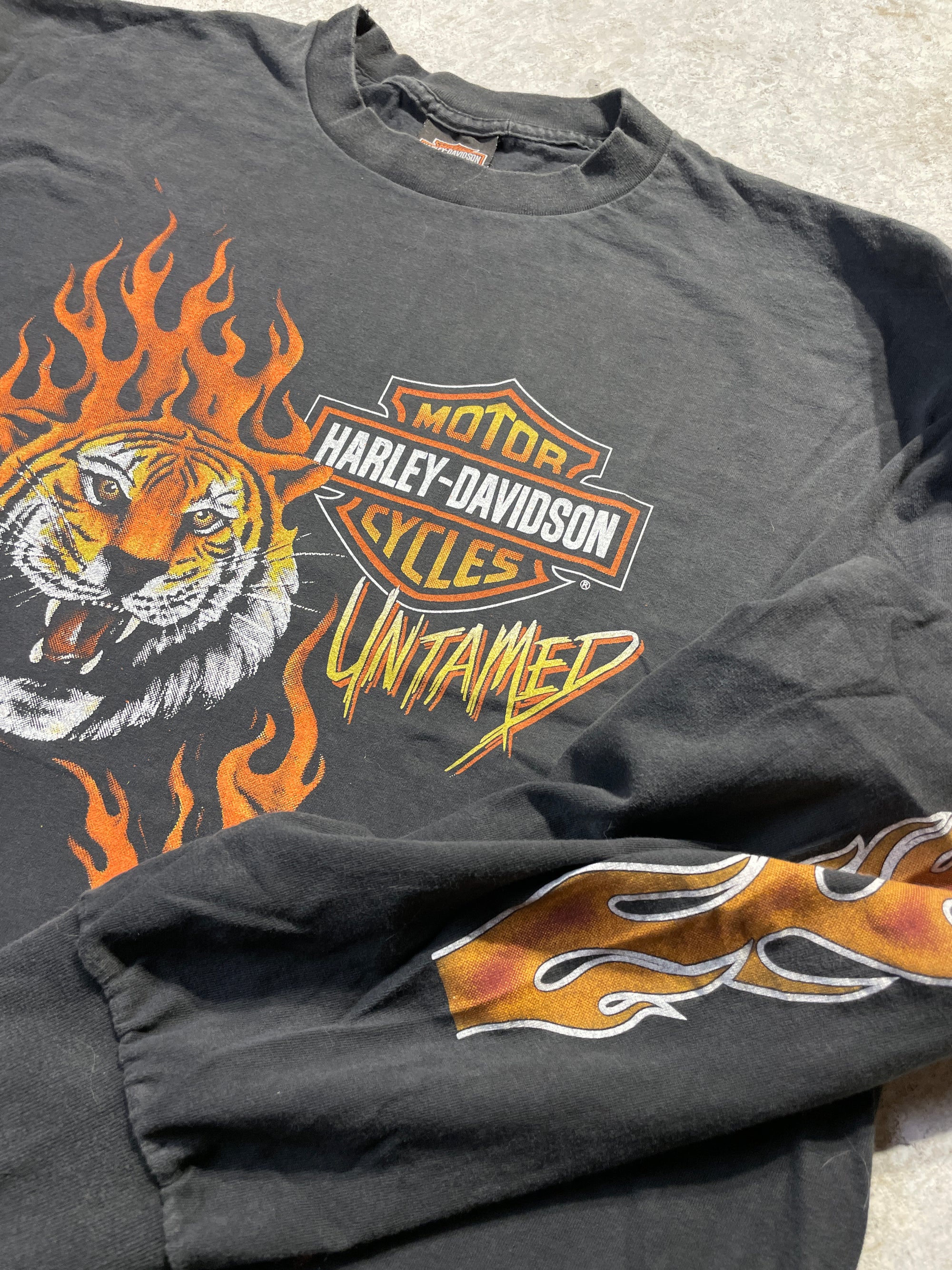 90s Harley Davidson Untamed Tiger Long Sleeve (X-Large) - Tee - Vintage - Vintage64